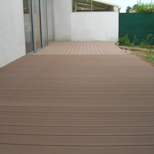 terrasse en bois composite à Olonne su rmer