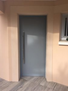 porte d'entrée aluminium les sables